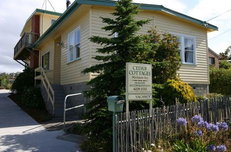 Cedar Cottages Blackmans Bay - New Castle Holiday 2
