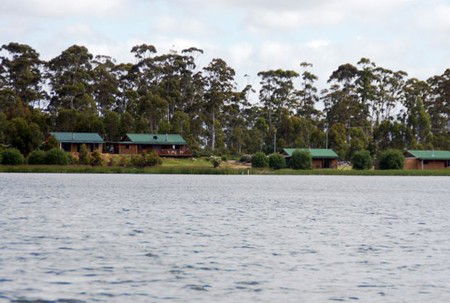 Lake Yalleena Holiday Cabins - New Castle Holiday 1