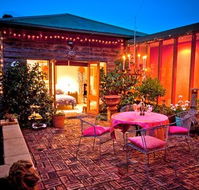 At Eleven La Petite Maison - New Castle Holiday