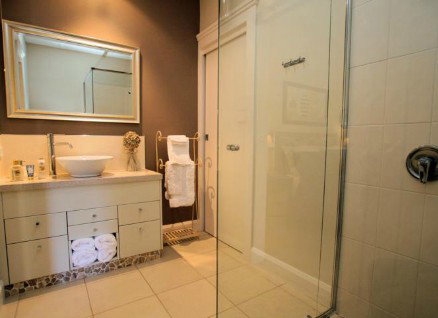 Topiary Haven - New Castle Holiday 3