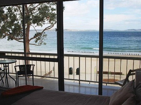 Lifes A Beach Apartment - New Castle Holiday 2