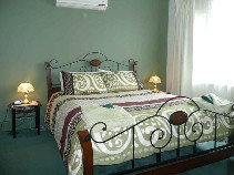 Cottage On Main - New Castle Holiday 3