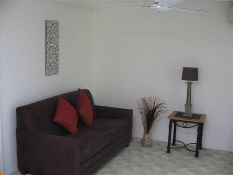 Bluewater Bed And Breakfast Cairns - New Castle Holiday 1