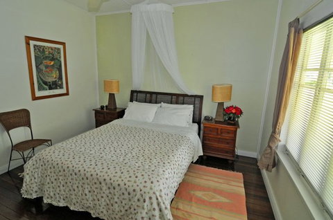 Cairns Holiday Homes Wilks House - New Castle Holiday 3