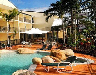 Cairns Queenslander Apartments - New Castle Holiday 1