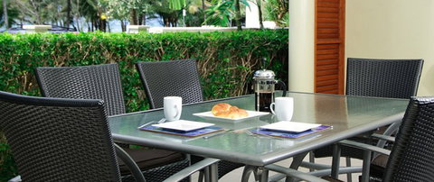 Cairns Beachfront Apartment - New Castle Holiday 3