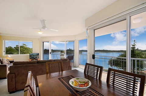 Reflections Holiday Apartments - New Castle Holiday 1