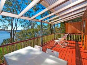 Eumarella Shores Noosa Lake Retreat - New Castle Holiday 0