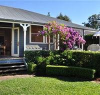 Blooms in Berry - New Castle Holiday