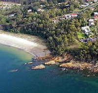 Gibsons by the Beach - New Castle Holiday