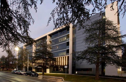 East Hotel - New Castle Holiday 1