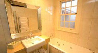 Montrose Of Ballarat - Martin Place - New Castle Holiday 1