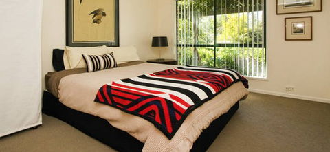 Banksia Garden Retreat - New Castle Holiday 3