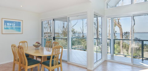 Lochani On The Bay - New Castle Holiday 1