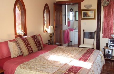 Castle On The Hill Bed And Breakfast - New Castle Holiday 4