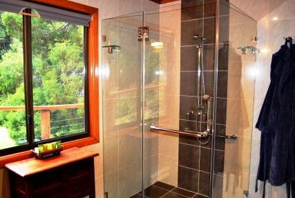 A Waterfall Hideout-Rainforest Cabin For Couples - New Castle Holiday 0