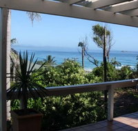 Beach House at Wategos - New Castle Holiday