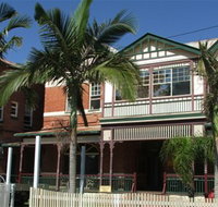 Maclean Hotel - New Castle Holiday