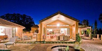 Araucaria Guest House - New Castle Holiday 1