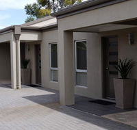 Silver Earth Accommodation - New Castle Holiday