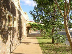 Broken Hill Caledonian Bed And Breakfast - New Castle Holiday 1