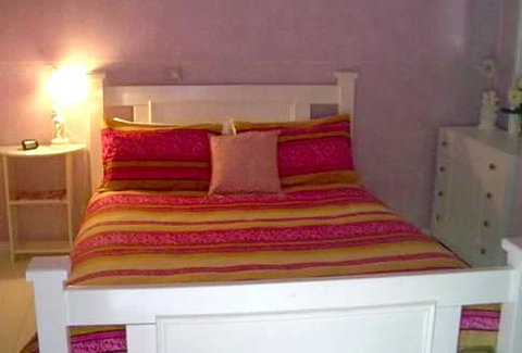 Emaroo Cottage On Oxide Street - New Castle Holiday 2