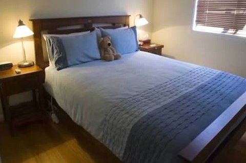 Emaroo Tramway Cottage - New Castle Holiday 1