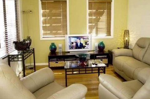 Emaroo Tramway Cottage - New Castle Holiday 2