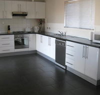 Silver City Cottages - New Castle Holiday