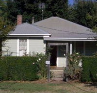 Honeysuckle Cottage Jingellic - New Castle Holiday