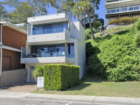 Dolphins - New Castle Holiday 2