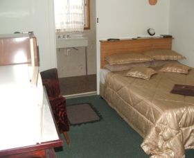 Chatham Motel - New Castle Holiday 1