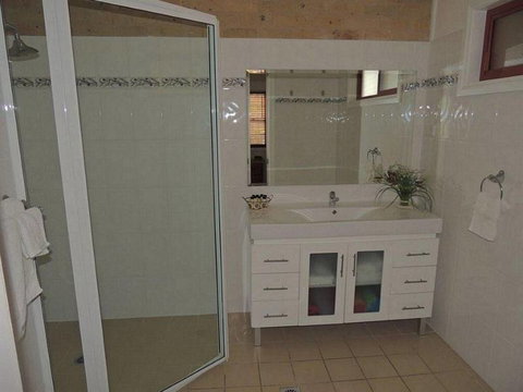 Avon View Stays - New Castle Holiday 2