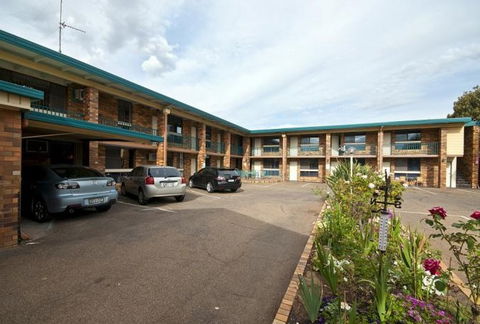 Fig Tree Motel - New Castle Holiday 2