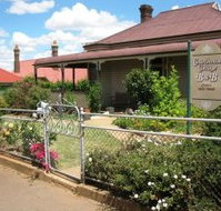 Courthouse Cottage B and B - New Castle Holiday