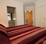 Central Court Apartments - New Castle Holiday