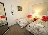 Central Court Apartments - New Castle Holiday 3