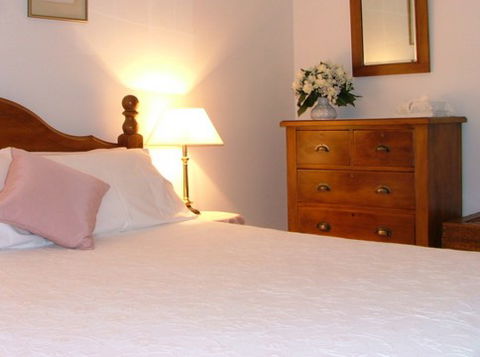Anglea House Bed And Breakfast - New Castle Holiday 1