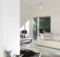 Bella Home - New Castle Holiday