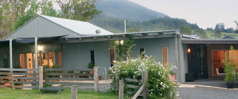 Barrington Village Retreat Bed And Breakfast - New Castle Holiday 0