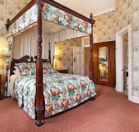 The Old George And Dragon Guesthouse - New Castle Holiday