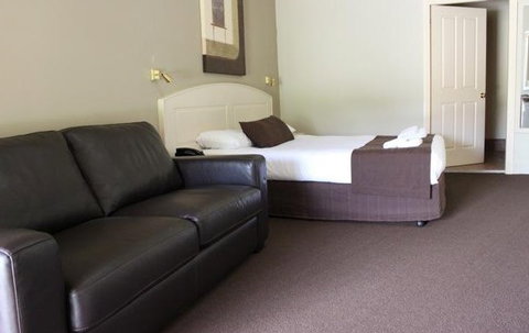 Bowen Inn - New Castle Holiday 1