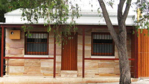 Australia Street Cottage - New Castle Holiday 5