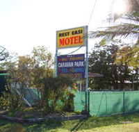 Rest Easi Motel - New Castle Holiday