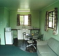 Country Style Accommodation Park - New Castle Holiday