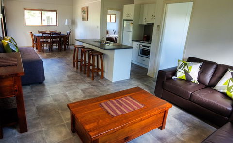 Killarney View Cabins And Caravan Park - New Castle Holiday 1