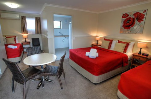 Apple And Grape Motel - New Castle Holiday 4