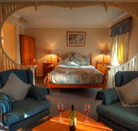 Honeysuckle Cottages and The Rocks Restaurant - New Castle Holiday