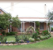 Guy House Bed and Breakfast - New Castle Holiday