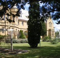 Abbey Of The Roses Boutique Heritage Guesthouse - New Castle Holiday